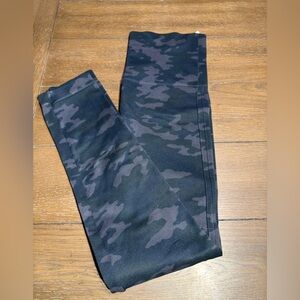 SPANX Dark Gray Camouflage Leggings size L